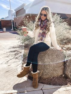 Ugg Style Outfit, 2016 Winter Outfits, Fall Maxi Skirt Outfits, Spirit Jeans, Women's Style Tips, Maxi Skirt Fall, Stylish Outfits For Women, Stylish Outfits For Women Over 50, Outfits For Women Over 50