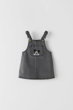 Denim Dungree, Luxury Baby Fashion, Zara Disney, Disney Denim, Zara Girls Dresses, Stylish Baby Girl Outfits, Denim Pinafore Dress, Denim Baby, Mom Dr