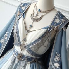 Subtle Fantasy Outfit, Silver Fantasy Outfit, Air Sign Outfit, Celestial Fantasy Outfit, Oc Fashion Ideas, Fantasy Clothes Ideas, Fantasy Ball Outfits, Outfits Fantasy Clothes, Fantasy Inspired Wedding Dress