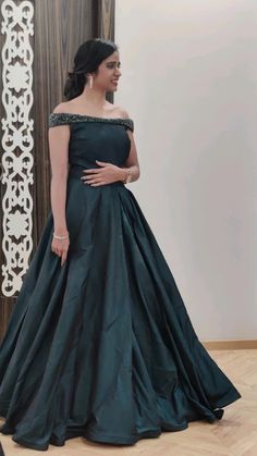 Black Net Gown Designs Western, Goun Pic Simple, Gwon Petan Women Simple, Full Gown Indian Party Wear, Evening Gowns Indian Party Wear, Long Dress Designs Gowns, Party Wear Gowns Western, Western Gowns Party Wear, Housewife Fashion