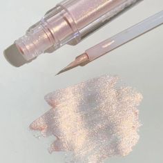 Color: White, Pink, Pearlescent Koleksi Makeup, Fotografi Iphone, Makeup Accesories, Colored Eyeliner, Fancy Makeup, Makeup Looks Tutorial, Liquid Eyeshadow, Eye Makeup Art, Makeup Items