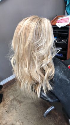 Icy honey blonde Hair Inspiration Blonde, Dyed Blonde Hair, Light Blonde Hair, Honey Blonde Hair