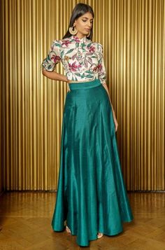 JESSA Button-Up Floral Top | HARLEEN KAUR – HarleenKaur Skirt And Crop Top Indian, Indian Wedding Look, Full Skirt And Top, Shirt Blouse Designs, Lehenga Top, Modern Indian Wedding, Lehenga Crop Top, Indian Skirt, Lehenga Blouse Designs