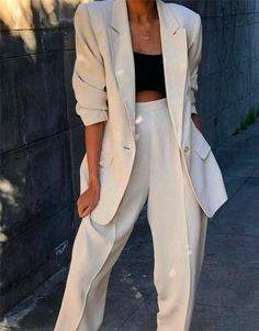 Women Business Suits, Business Suits, Womens Suits Business, Chique Outfits, Women Business, Woman Suit Fashion, Prom Outfits, Business Suit, Mode Inspo