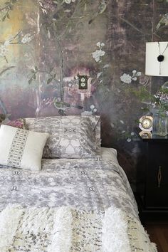 romantic bedroom design Dove Dark Chocolate, Romantic Bedroom Design, Modern Scandinavian Interior, Boho Interiors, Romantic Bedroom, Living Room Remodel