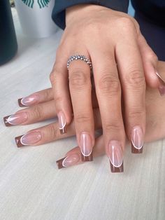 French Tip Nails With Design Brown, Cute Brown Acrylic Nails Design, Brown French Nails Design, Neutral French Tip Nails Square, Brown Tip Nails Acrylic, Square Nails Brown Tips, Brown Acrylic Designs, Brown French Tip Nails Design, Brown Nail Ideas Coffin