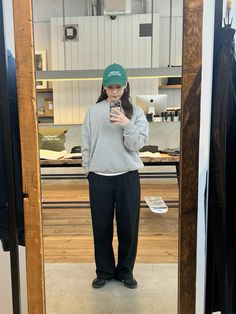 Japanese Fashion Casual, Uniqlo Women Outfit, Normcore Outfits, Uniqlo Outfit, Uniqlo Women, Cold Weather Outfits, Winter Fashion Outfits, Mens Street Style