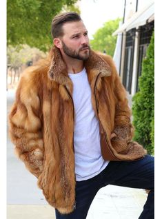 Men's Full Skin Natural Red Fox Fur Bomber Jacket. Workout Instagram, Red Jacket Leather, Mens Fur, Mens Fashion Rugged, Jackets Men Fashion, Fox Fur Coat, Fur Coats, Fur Fashion, Trend Fashion