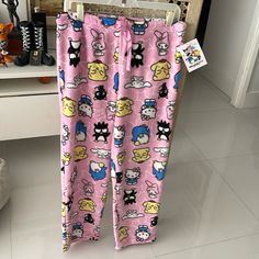 Nwt Hello Kitty By Sanrio Pink/Black/Yellow/White "Kitty & Friends" Plush Loungewear/Sleepwear/Pj Pantd Plush Loungewear, Kuromi Clothes, Sanrio Pink, Cute Eye Makeup, Hello Kitty Pink, Cute Eyes, Pj Pants, Black N Yellow, Pink Yellow