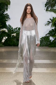 Seen at Spring 2024 Runway Shows -- Reflective Fringe -- maybe for the Recption? #dress #fashion #fashionshow #nyfw #designerdress #spring2024rtwcollection #wedding #weddingdress #receptiondress #fashiondesigner #designerfashion #perfectaffair #eventdesign #eventdecor #outfitdesign River Style, Summer 2024 Fashion, Spring Couture, Milano Fashion Week, 2024 Trends, Spring Summer 2024, Reception Dress, 2024 Fashion, Spring 2024