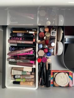 Surf Room Decor, Paris Travel Photography, Ysl Makeup, Simple Makeup Looks, Fancy Makeup, Makeup Obsession, Makeup Items, Girls Makeup, Pretty Makeup