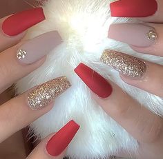 Nutral Nails, Red Sparkle Nails, New Years Nail Designs, Pretty Nail Designs, Sparkle Nails