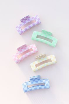 Preppy Hair Claw Clip, Preppy Hair Stuff, Pastel Claw Clips, Pastel Hair Clips, Cute Claw Clips, Preppy Hair, Pastel Checkered, Pastel Accessories, Preppy Accessories