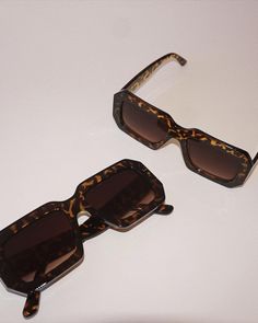 Chunky Square Frame Sunglasses Chic Leopard Print Sunglasses For Summer, Trendy Leopard Print Sunglasses With Gradient Lenses, Trendy Leopard Print Sunglasses For Summer, Summer Leopard Print Sunglasses With Tinted Lenses, Summer Leopard Print Polarized Sunglasses, Brown Adjustable Sunglasses For Beach, Adjustable Brown Sunglasses For The Beach, Leopard Print Sunglasses With Uv Protection For Summer, Chic Leopard Print Sunglasses For Beach