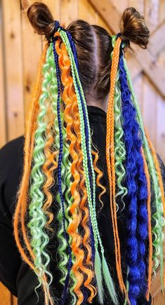 Custom made synthetic festival ponytail extension. Mix of twist and seal dreads, braids and waves. Made with quality kanekalon synthetic hair. Ponytail extensions are great for a temporary upgrade for any outing. 8 strands per pony. 23 inches long. Purple, orange and green. Can add or eliminate any color. Fully customizable, send me a message with specifications. Festival Ponytail, Festival Braids, Hair Ponytail, Color Festival, Ponytail Extension, Halloween Theme, Purple Orange, 8 M, Synthetic Hair