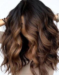 Medium Balayage Hair, Balayage Straight Hair, Highlights For Dark Brown Hair, Cinnamon Hair, Black Hair Balayage, Light Blonde Highlights, Caramel Balayage, Dark Hair With Highlights, Brown Balayage