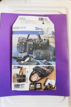 the sewing pattern is shown for purses and handbags