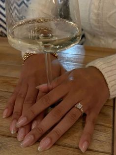 Nails Inspo Natural, Simple Classy Engagement Rings, Nails Inspo Simple, Widget Pictures, Nails Natural, Classy Acrylic Nails, Soft Nails, Manicure Ideas