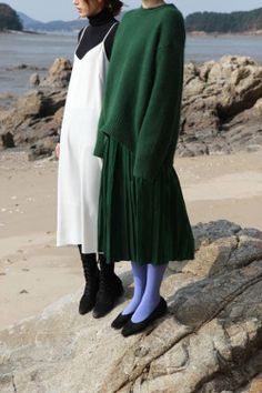 Fanfan.Rose Winter Greens, Parisienne Chic, Fashion Photography Inspiration, Wear Green, Mode Inspo, 가을 패션, Mode Inspiration, White Fabrics, Look Fashion