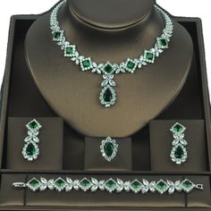 Green Crystal Jewelry Sets For Formal Occasions, Elegant Green Crystal Jewelry Sets, Green Jewelry Sets For Evening, Elegant Green Jewelry Sets, Green Elegant Jewelry Sets, Crochet With Wire, Full Bridal Jewellery Set, Bridal Jewelery, Spiritual Necklace