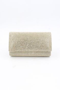 It has a 120 cm removable chain. It is lined. Dimensions: Width 17cm x Length 10cm / Depth: 4 cm Plus phones fit easily. Elegant Chain Evening Bag As Gift, Elegant Silver Evening Bag With Chain, Elegant Clutch With Chain As A Gift, Rectangular Clutch With Chain Strap For Events, Elegant Clutch With Chain Detail For Gifts, Elegant Clutch With Chain For Gift, Formal Rectangular Clutch With Chain, Elegant Chain Clutch, Luxury Chain Bag For Events