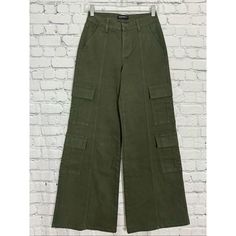 Prosperity Denim Wide Straight Leg Cargo Jeans Women's 25 In Olive Green Nwt. Waist Across Flat - 12.5'' Length - 41'' Inseam - 31.5'' Front Rise - 9.5'' Leg Opening Across Flat - 12.5'' New With Tag Cargo Jeans, Jeans Womens, Flare Jeans, Olive Green, Denim Jeans, Straight Leg, Wide Leg, Women Jeans, Green