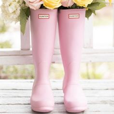 Brand New In Box Color: Foxglove Pink Size 6us Or 4uk Back Adjustable Rain Boot Hunter Rainboot Rare. Sold Out Everywhere. Pink Boots For Outdoor Fall Activities, Pink Rain Boots, Pink Rain, Hunter Rain Boots, Hunter Shoes, Wellington Boots, Shoes Pink, Women Hunters, Rain Boot