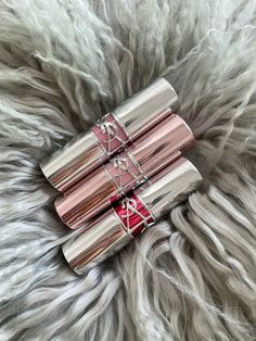 Ysl Loveshine Lip Oil Stick, Ysl Makeup Bag, Good Lip Products, Cute Lip Products, Ysl Lipstick Aesthetic, Ysl Lip Balm, Ysl Loveshine Lipstick, Ysl Lip Gloss, Ysl Candy Glaze