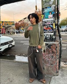 Earthy Men Outfits, Earthy Style Men, Earthy Streetwear, Oversize Outfit, Business Promo, Guy Fits, Aesthetic Outfits Men, Character Board, Black Men Street Fashion