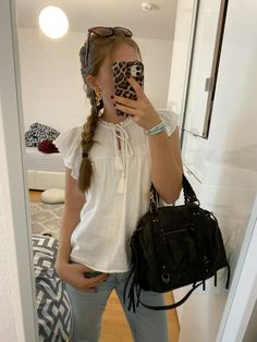 #outfit #inspo #citybag #blouse #lowwaistjeans #bluejeans #outfitidea #frenchbraid #hairstyle #summer #modelofduty #bracelet #kknekki #gold #jewelry #stockholmstyle #scandi Homemade Perfume, Low Waist Jeans, City Bag, French Braid, Blue Jeans, Ootd, Outfit Inspo, Cute Outfits