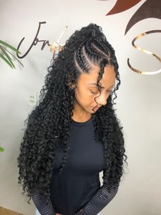 Penteado em cabelo cacheado solto Curly Wedding Hair, Corte Bob, Prom Hairstyles, Hair Envy, Hair Journey, Afro Hairstyles, Black Girls Hairstyles, Prom Hair, New Hair