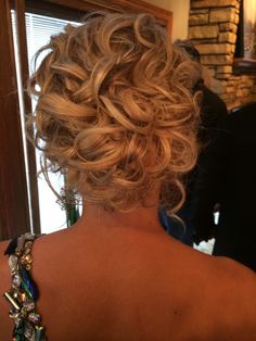 I could totally see a #hairstyle like this for that gown! #promchat @Melissa Squires Duggal #promhair Matron Of Honor, Short Hair Updo, Long Curly Hair