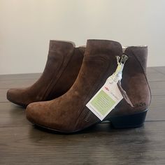 New With Box Zoom In Photos For Exact Condition Brown Suede Boots, Taos, Suede Boots, Brown Suede, Tao, Bootie Boots, Ankle Boots, Size 6, Women Shoes