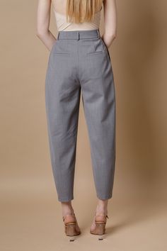 Pleated tapered bananas pants IPANTS in gray color combine high rise and comfortable loose cut. They fit perfectly different body shapes and heights and visualize our unusual vision on basic pants. With pleated bananas IPANTS You could easily and quickly create an incredibly comfy and stylish everyday city look. They are perfect with almost everything, cropped t-shirt to the blouse, cardigans, flat shoes, sneakers or heels you'll find them so easy to wear. * Two side and back pockets * Zip and b Custom Pants, Pants Custom, Basic Pants, High Waist Pants, Womens Pants, Cropped T Shirt, Pleated Pants, Wide Belt, Crop Tshirt