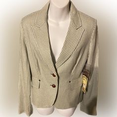 Houndstooth Double Button Closure Cropped Blazer By Fillm Studios With Two (2) Front Pockets. Measurements (Approximate) Length - Back 24” & Front 13” Sleeve - 24 Bust - 36” Shoulder - 15” Professionally Dry Clean Only Long Green Jacket, Olive Green Coat, Cashmere Blazer, Armani Black, Corduroy Blazer, Belted Jacket, Long Blazer, Grey Blazer, Green Coat