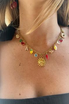 Local Eclectic Necklaces, Summer 2024 Jewelry, Summer Jewelry 2024, Gold Charm Necklace Aesthetic, Summer Charm Necklace, Diy Charm Necklace, Charm Necklace Aesthetic, Summer Jewelry Aesthetic