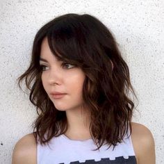 Haircut Shoulder, Haircuts For Round Face Shape, Bangs Haircut, Wavy Bangs, Bangs For Round Face, Wavy Haircuts, Haircuts For Wavy Hair, Shoulder Length Hair Cuts, Round Face Haircuts