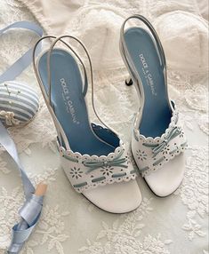 Kasut Kahwin, Shoes With Bows, Pretty Heels, Dr Shoes, Smink Inspiration, Vintage Heels, Bow Sandals, Fancy Shoes, Girly Shoes