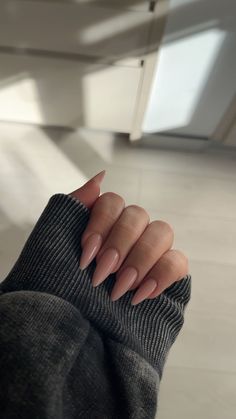 Blogger Ideas, Maquillage On Fleek, Season Nails, Nails Nude, Work Nails, Casual Nails, Manicure Ideas, Neutral Nails, Minimalist Nails