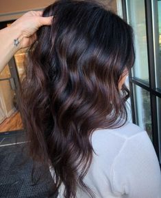 Black And Brown Balayage Short Hair, Cold Brew Hair Color Brunette, Chocolate Balayage, Winter Hair Colors, Amber Hair, Rambut Brunette, Black Hair Balayage, Chocolate Brown Hair Color, Hot Hair Colors