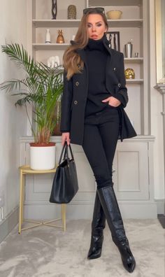 Elegante Outfits, Pairing Ideas, Black Jeans Outfit, Ageless Style, Woman Style, Style Inspiration Winter, Autumn Outfits, Outfits 2022, One Clothing