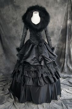 Vanità Gothic Couture, Gothic Victorian Dresses, Black Widows, Wedding Gothic, Áo Blu, Mode Steampunk, Crystal Castles, Victorian Goth, Gothic Clothes