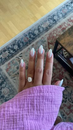 Hailey Bieber Nails, Bieber Nails, Hoco Nails, Unghie Sfumate, Kutek Disney, Pearl Nails, Pink Nail, Homecoming Nails