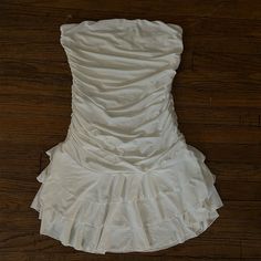 Strapless White Dress Never Worn, Dont Know The Brand Form Fitting Strapless Dress For Date Night In Summer, Strapless Stretch Mini Dress, Strapless White Dress, White Strapless Dress, I Got It, Got It, Colorful Dresses, Women's Dress, White Dress