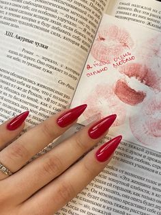 Hands Rings, Shellac Nails Fall, Red Stiletto Nails, Long Red Nails, Kutek Disney, Braces Colors, Red Acrylic Nails, Pumpkin Nails, Nagel Tips