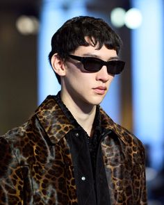 Winter 2022, Square Sunglasses Men, Close Up, Square Sunglass, Mens Sunglasses, Look At, Fall Winter, Paris