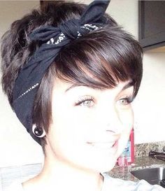 Pinup Pixie Hair, Bandana Hairstyles Short, Longer Pixie, Cute Short Haircuts, Short Hair Pixie Cuts, Penteado Cabelo Curto, Cute Hairstyles For Short Hair, Short Hair Styles Pixie, Pixie Hairstyles