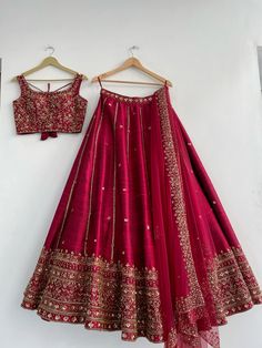 Buy this gorgeous red lehenga in raw silk with donw with cut beads and zari work. Red Traditional Aesthetic, Red Choli Lengha, Wedding Choli Designs, Red Combination Colour, Fancy Lehenga Party Wear, Red Clothes Casual, Lehenga Designs Red, Red Lehenga Simple, Red Lehenga Designs