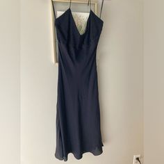 Absolute Luxury!! Nwt Sz 8 Ralph Lauren Black Label Classic Navy Silk Slip Dress. Pleated Chest And Across Back. Side Hidden Zipper And Lined. Gorgeous . Perfect Understated Beauty For Any Special Occasion Fitted Midi Dress With Bias Cut For Dinner, Fitted Bias Cut Midi Dress For Dinner, Fitted Black Midi Dress With Bias Cut, Classic Lined Midi Dress For Formal Occasions, Lined Sheath Midi Dress For Formal Occasions, Formal Sheath Midi Dress Lined, Formal V-neck Lined Midi Dress, Black Formal Midi Dress With Bias Cut, Classic Silk Dress For Date Night