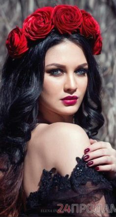 Red Flower Crown, Foto Poses, Long Black Hair, Gothic Beauty, Dark Beauty, Anniversary Party, Birthday Photoshoot, Red Flower, Long Black